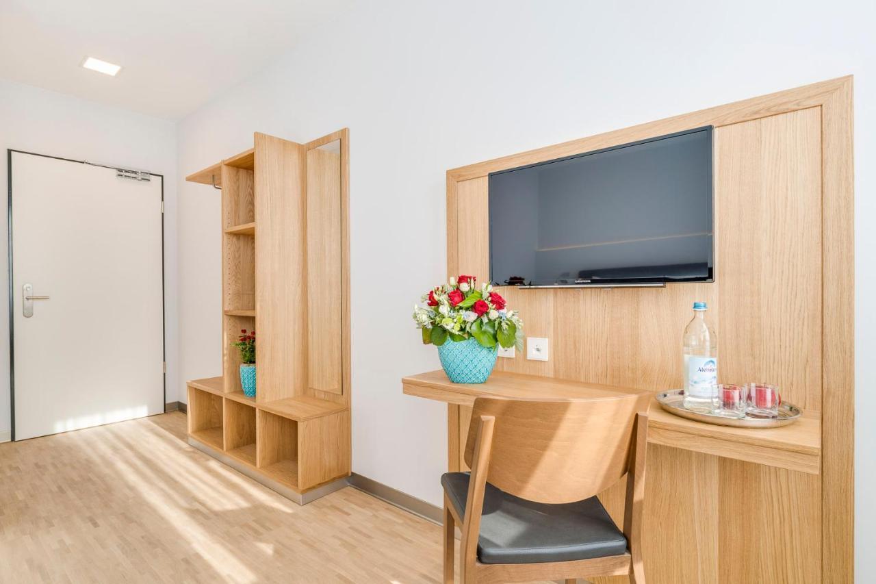 Hotel-Etage Apfelrot Erding Esterno foto